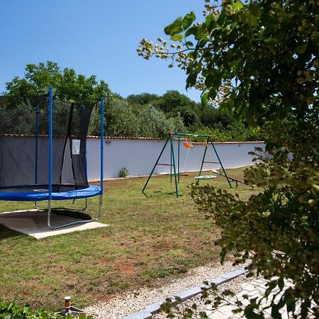 Holiday Home Petrovic メドゥリン エクステリア 写真