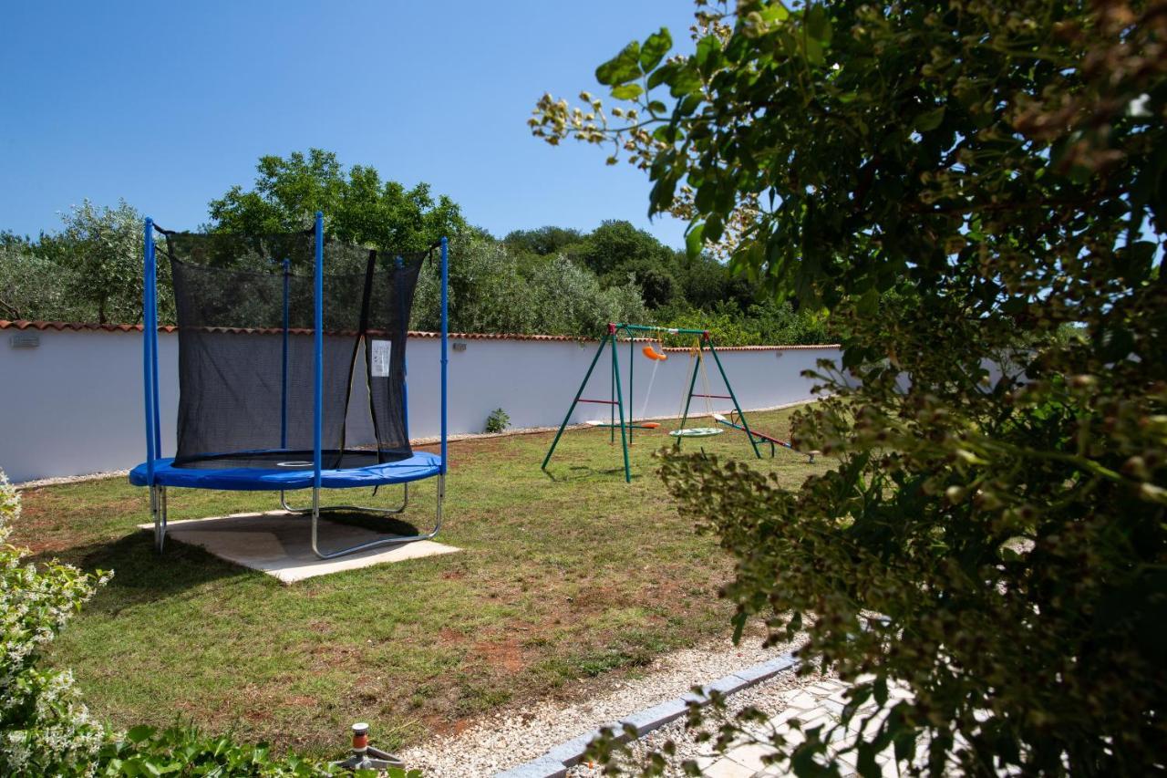 Holiday Home Petrovic メドゥリン エクステリア 写真