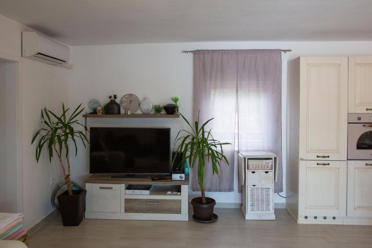 Holiday Home Petrovic メドゥリン エクステリア 写真