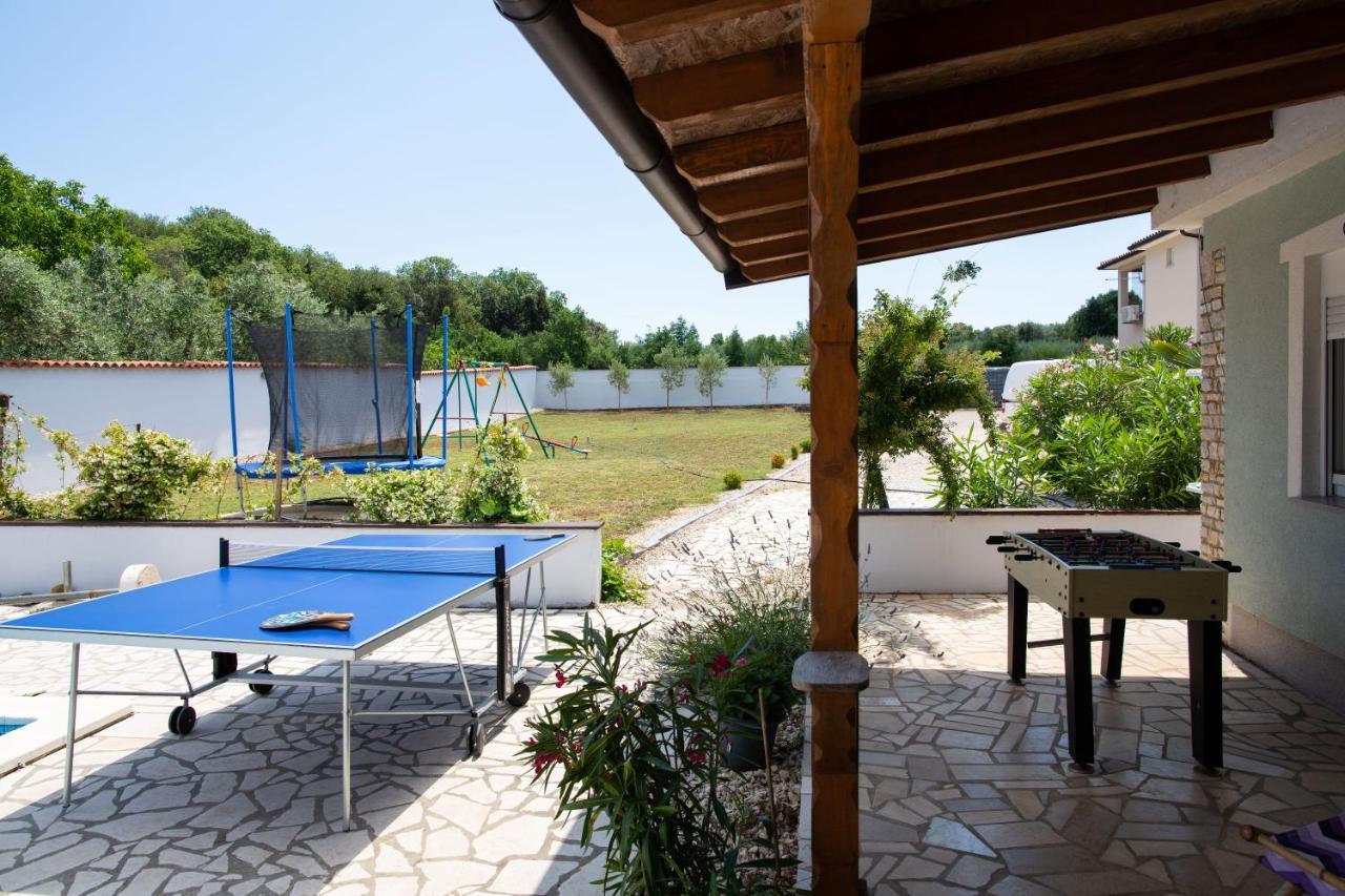 Holiday Home Petrovic メドゥリン エクステリア 写真
