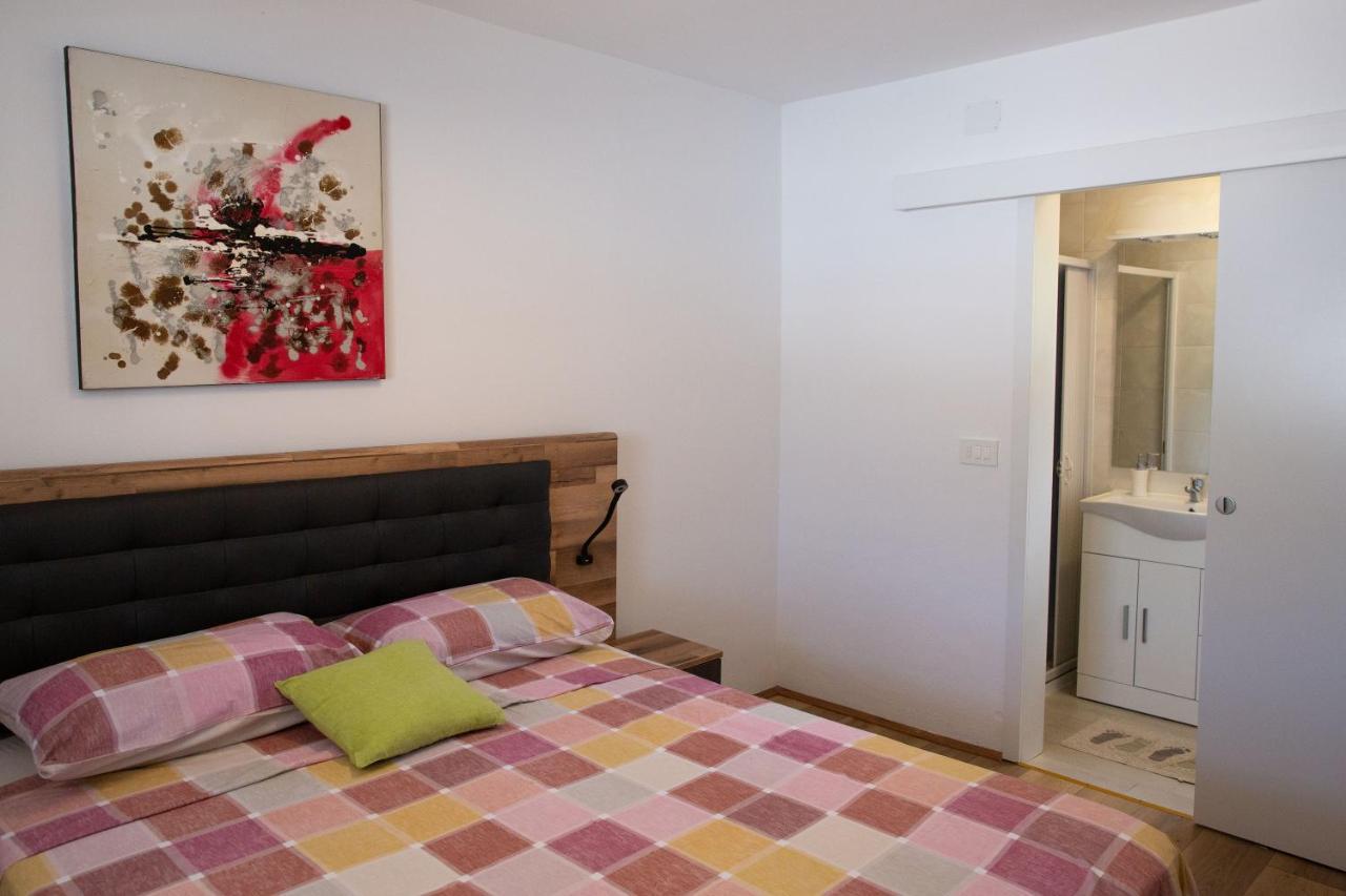 Holiday Home Petrovic メドゥリン エクステリア 写真