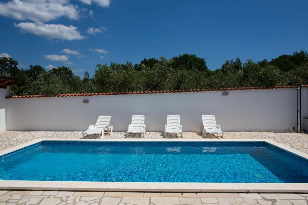Holiday Home Petrovic メドゥリン エクステリア 写真