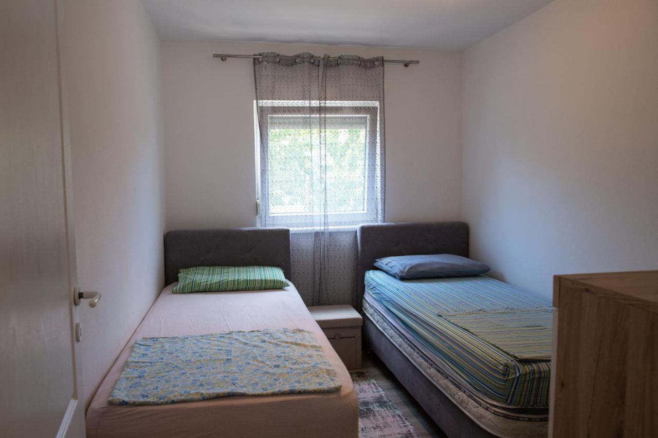 Holiday Home Petrovic メドゥリン エクステリア 写真
