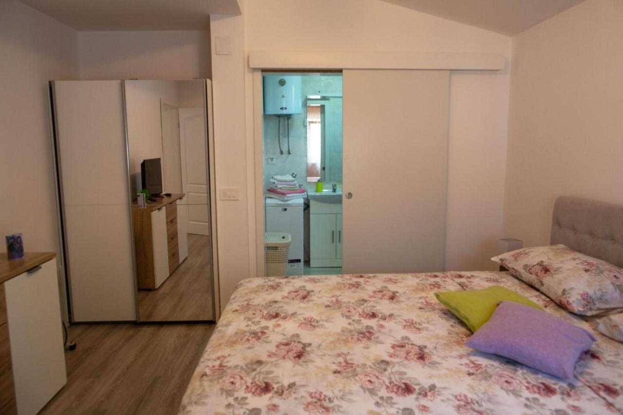 Holiday Home Petrovic メドゥリン エクステリア 写真