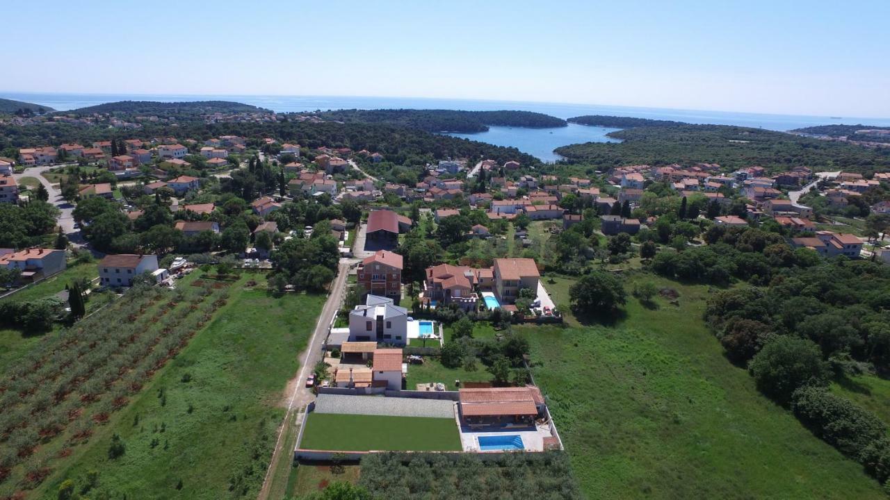 Holiday Home Petrovic メドゥリン エクステリア 写真
